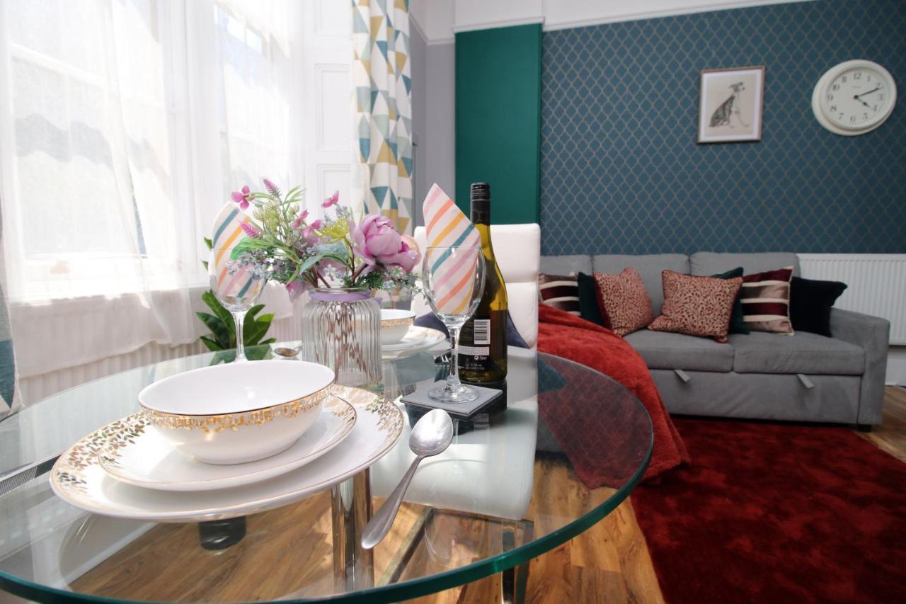 Apartament Sleek And Stylish 2 Bed In Clifton - Garden Bristol Zewnętrze zdjęcie